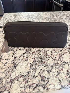 SKIMS NWT Black Neoprene Travel Toiletry Pouch